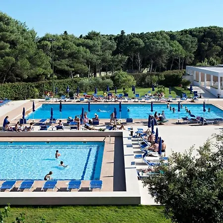 Grand Club Daniela فندق
